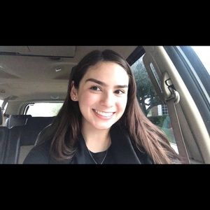 Meet your Posher, Lia